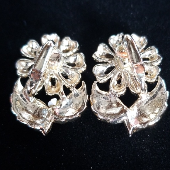 Vintage Mid Century AB Crystal Rhinestone Clip Earrings - Picture 11 of 11